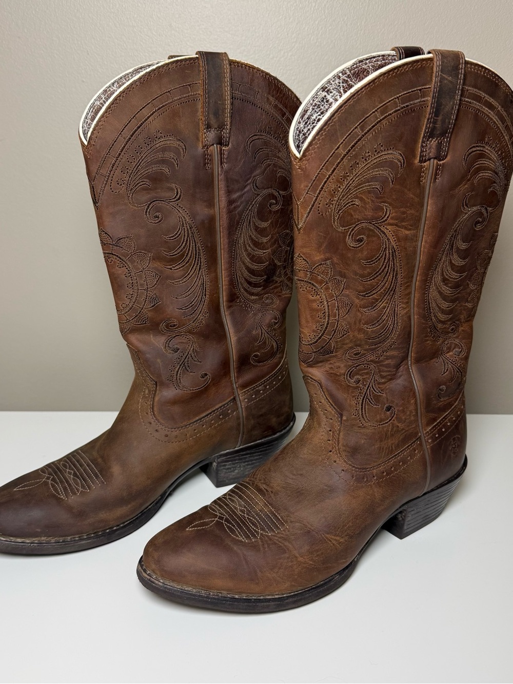 Ariat Women's Magnolia Western Boots Distressed Brown Leather US 7B Style 100109